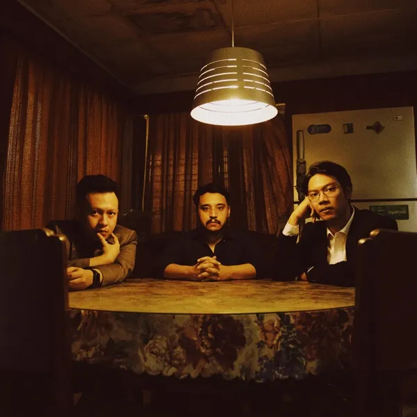 Cover lagu 33x - Perunggu